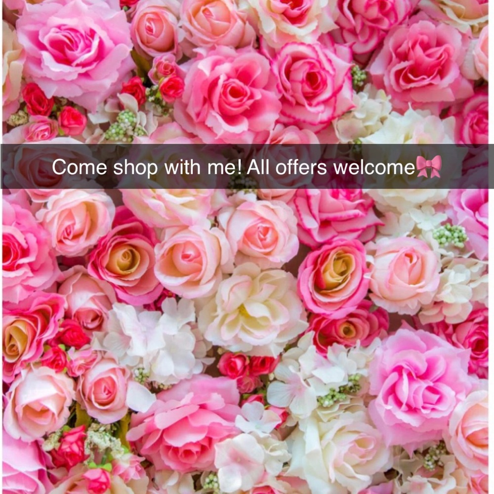 All offers welcome! Come shop with me 🎀